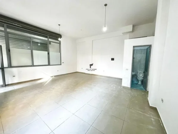 Tirane, shitet ambjent biznesi Kati 0, 50 m² 79.000 € (RRUGA PANAJOT PANO)