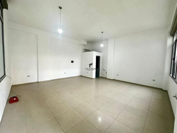 Tirane, shitet ambjent biznesi Kati 0, 50 m² 79.000 € (RRUGA PANAJOT PANO)