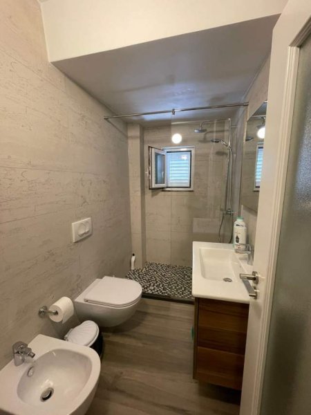 Tirane, jepet me qera apartament 2+1+BLK Kati 2, 94 m² 1.000 Euro (Myslym Shyri)