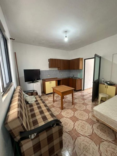 Tirane, jepet me qera apartament 1+1+A+BLK Kati 2, 70 m² 25.000 Leke (5 MAJI)