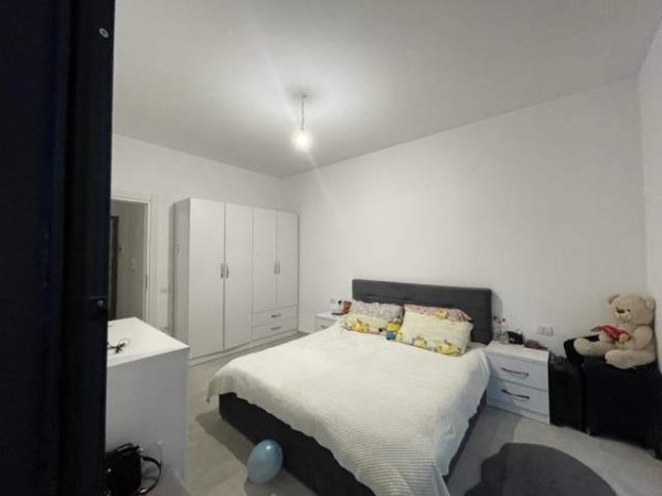 Tirane, jepet me qera apartament Kati 4, 65 m² 350 Euro