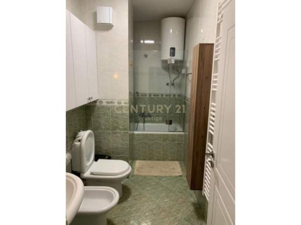 Tirane, jepet me qera apartament 1+1 Kati 6, 75 m² 550 Euro (Ambasada Amerikane)