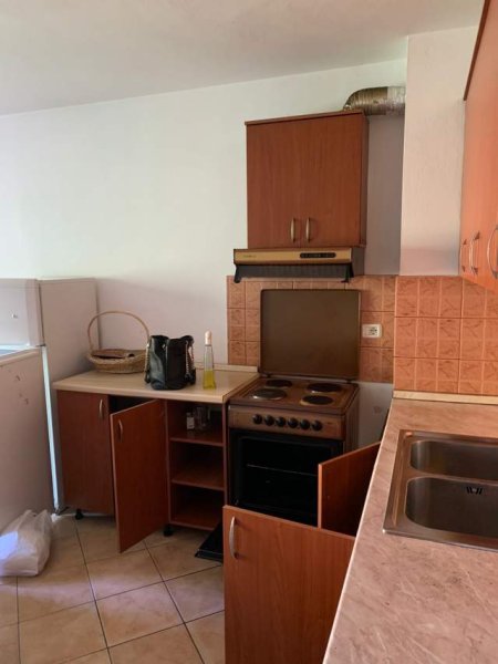 Tirane, jepet me qera apartament 1+1+BLK Kati 1, 60 m² 50.000 Leke (Komuna e Parisit)