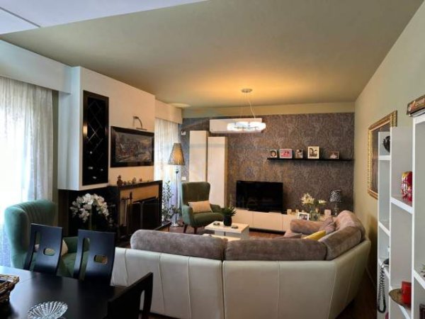 Tirane, shitet apartament 3+1 Kati 8, 154 m² 250.000 Euro (Pazari i Ri)