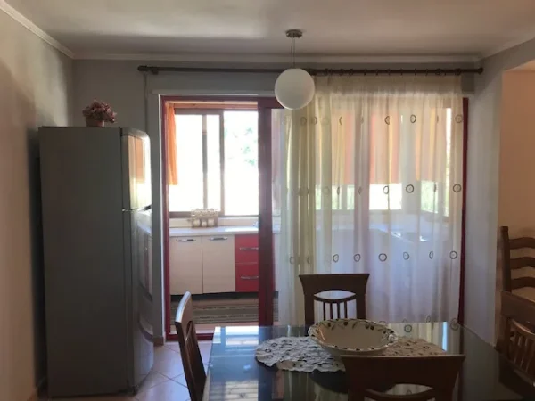 Durres, jepet me qera Penthouse 3+1+A+BLK Kati 11, 144 m² (Shetitorja TAULANTIA / ish Vollga)