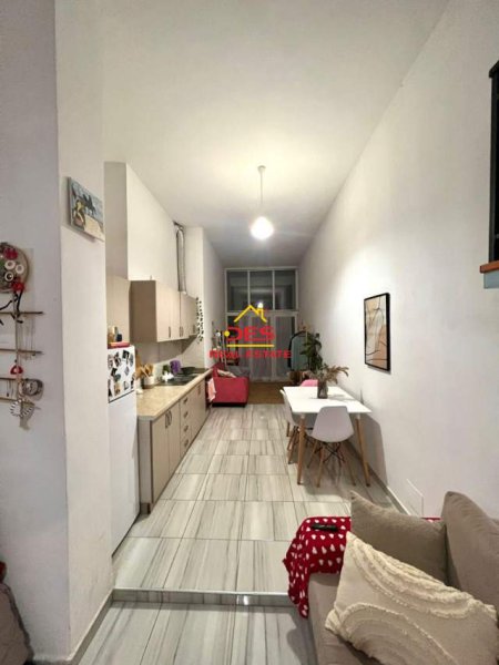 Tirane, jepet me qera apartament duplex 1+1 Kati 0, 50 m² 30.000 Leke (5 maji)