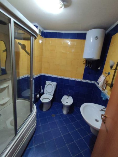 Tirane, jepet me qera apartament 2+1+BLK Kati 3, 104 m² 600 Euro (Luigj Gurakuqi)