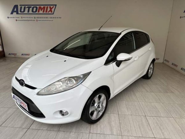 Tirane, shes makine Ford fiesta Viti 2010, 5.300 Euro