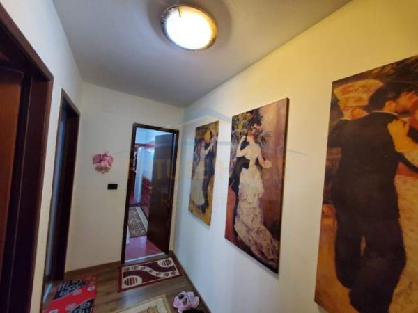 Tirane, jepet me qera apartament 3+1+BLK Kati 3, 85 m² 500 Euro (PETRO NINI LUARASI)