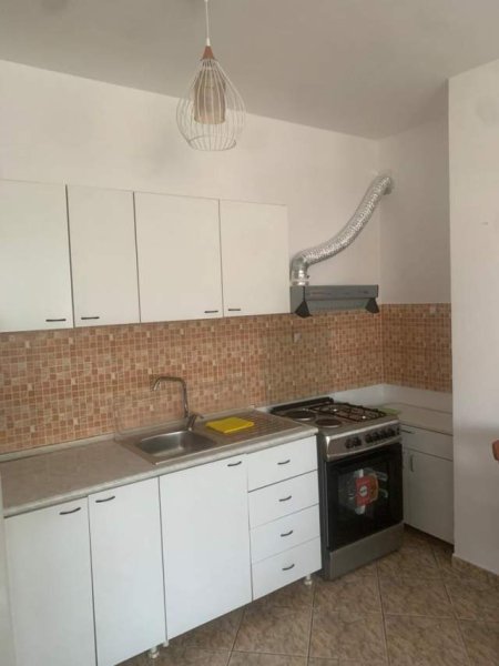 Tirane, jepet me qera apartament 2+1+BLK Kati 3, 85 m² 40.000 Leke (Pandeli Cale)