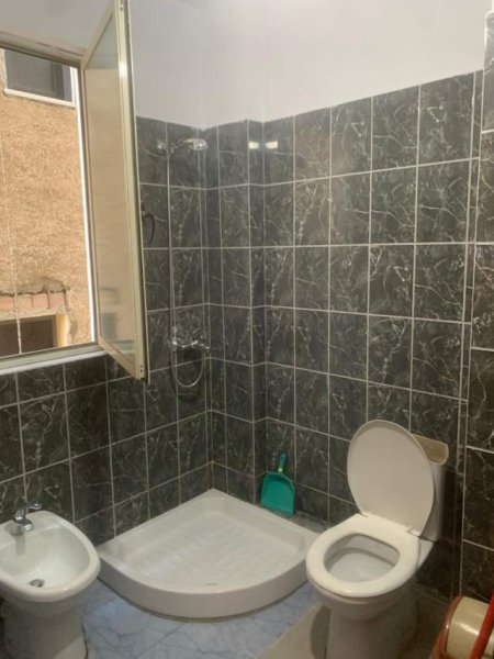 Tirane, jepet me qera apartament 2+1+BLK Kati 3, 83 m² 40.000 Leke (Rr. Pandeli Cale)