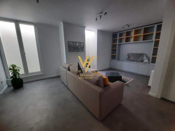 Tirane, jepet me qera Vile 4+1+A+BLK Kati 0, 322 m² 3.500 Euro (LUNDER)