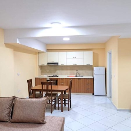 Tirane, jepet me qera apartament 1+1+BLK Kati 1, 67 m² 40.000 Leke (Kodra e Diellit)