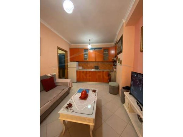 Tirane, shitet apartament 1+1+BLK Kati 5, 57 m² 60.000 Euro (Unaza e Re)