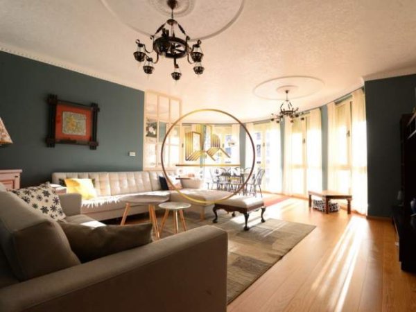 Tirane, jepet me qera apartament 3+1+A+BLK Kati 6, 158 m² 1.200 Euro (RRUGA E BARRIKADAVE)