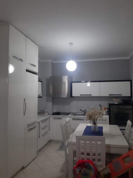 Tirane, shitet apartament 1+1 Kati 6, 71 m² 68.000 Euro (Rruga Kastriotet)