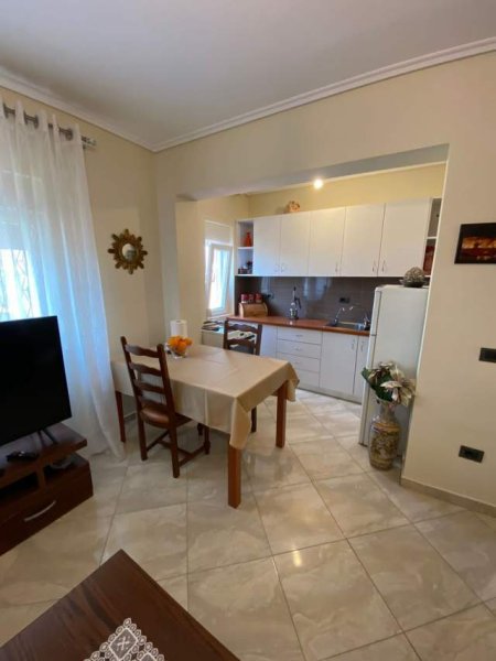 Tirane, shes apartament 1+1 Kati 5, 72.000 Euro (Rruga Ferit Xhajko)
