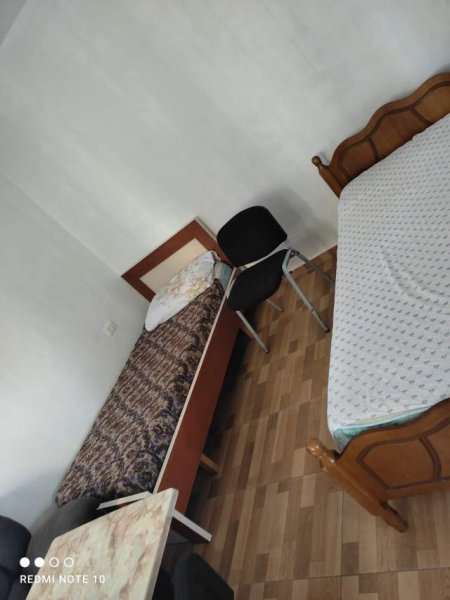 Tirane, jepet me qera apartament 1+1 Kati 2, 40 m² 180 Euro (ALI DEMI)