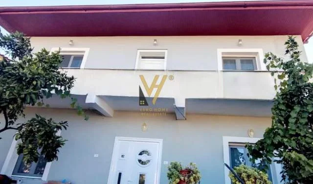 Tirane, shitet Vile 3 Katshe Kati 1, 300 m² 268.000 Euro (YZBERISHT)