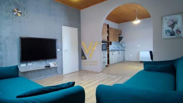 Tirane, shitet Vile 3 Katshe Kati 1, 300 m² 268.000 Euro (YZBERISHT)