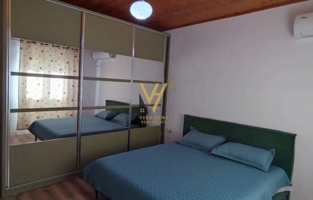 Tirane, shitet Vile 3 Katshe Kati 1, 300 m² 268.000 Euro (YZBERISHT)