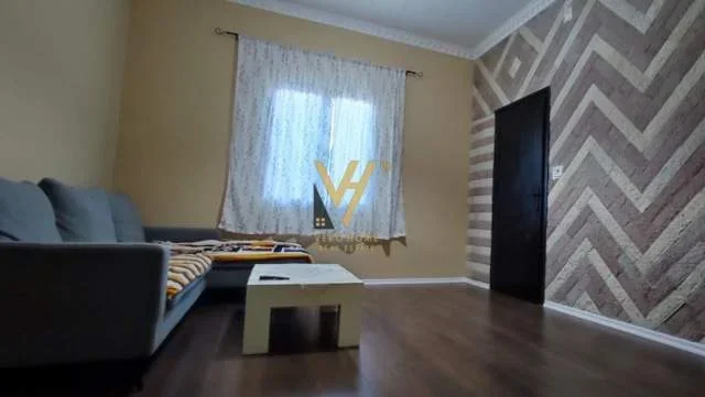 Tirane, shitet Vile 3 Katshe Kati 1, 300 m² 268.000 Euro (YZBERISHT)