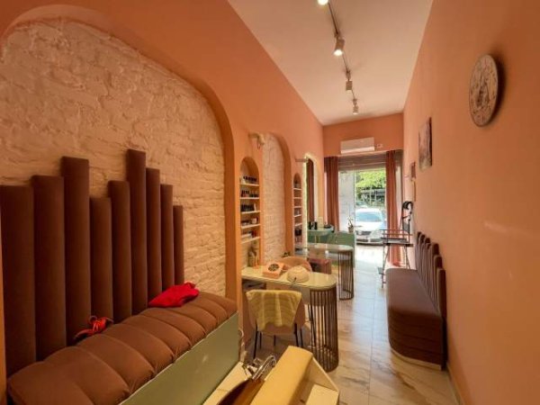 Tirane, jepet me qera ambjent biznesi Kati 0, 20 m² 400 Euro (Mine Peza)