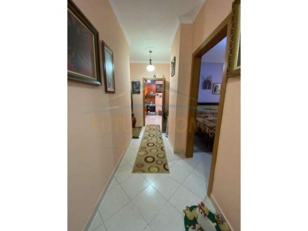 Tirane, shitet apartament 1+1+BLK Kati 5, 57 m² 60.000 Euro (Unaza e Re)