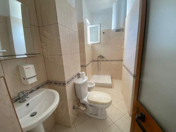 Durres, jepet me qera apartament 2+1+A+BLK Kati 5, 100 m² 180 Euro (Rrota Kuqe, Plazh Durres)