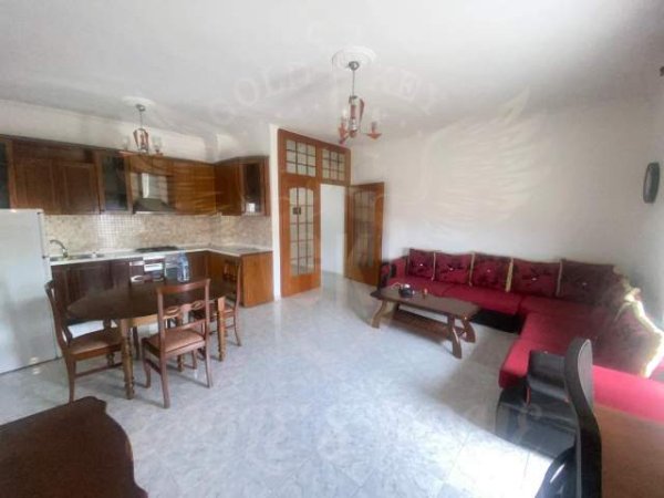 Durres, jepet me qera apartament 2+1+A+BLK 120 m² 270 Euro (QENDER)