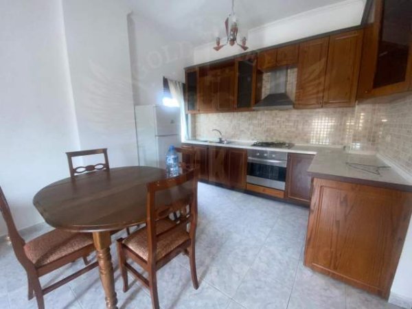 Durres, jepet me qera apartament 2+1+A+BLK 120 m² 270 Euro (QENDER)