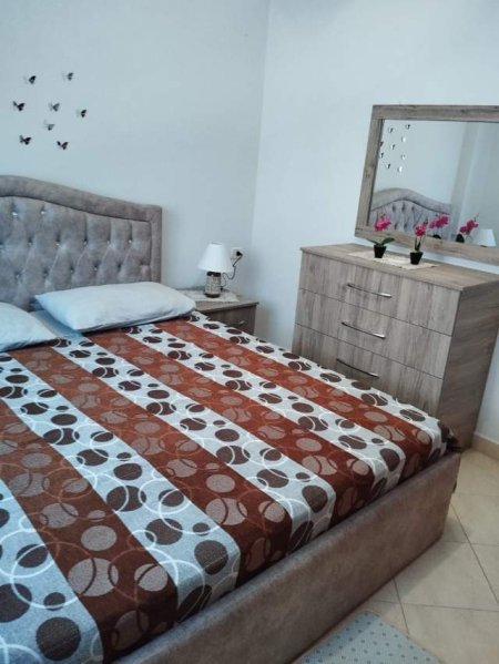 Durres, jepet me qera apartament Kati 3, 65 m² 50 Euro (Rruga e plazhit, Golem)