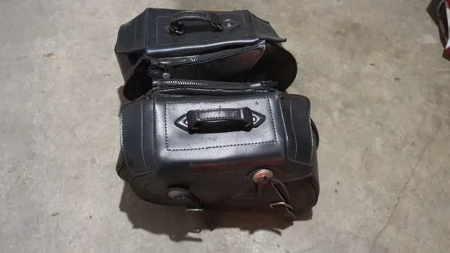 Tirane, Shes Valixhe per motorr Chopper 50 Euro