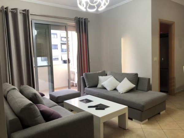 Tirane, jepet me qera apartament 2+1+A+BLK Kati 2, 90 m² 40.000 Leke (Tek 2 rotondat)