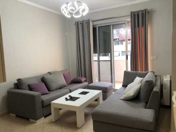 Tirane, jepet me qera apartament 2+1+A+BLK Kati 2, 90 m² 40.000 Leke (Tek 2 rotondat)