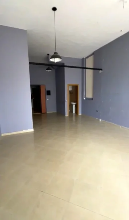 Tirane, jepet me qera zyre Kati 2, 600 € (ISH EKSPOZITA)