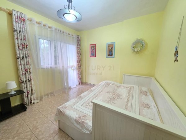 Tirane, jepet me qera apartament 2+1 Kati 1, 90 m² 500 € (Viva Market, pallatet e arabit)