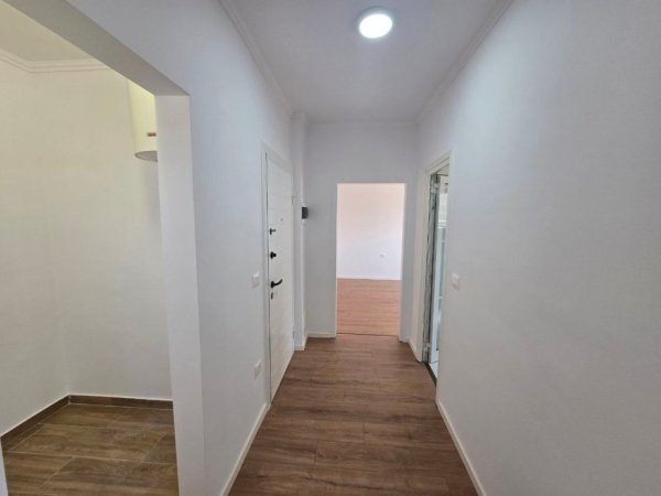 Tirane, shitet apartament 1+1+Ballkon Kati 3, 50 m² 