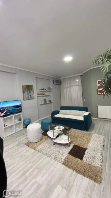 Tirane, jepet me qera apartament 1+1+Ballkon Kati 3, 72 m² 650 € (Rruga Komuna e Parisit, Kompleksi Kika 1)