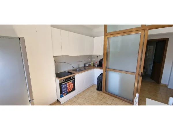 Tirane, jepet me qera apartament 2+1 Kati 4, 78 m² 550 € 