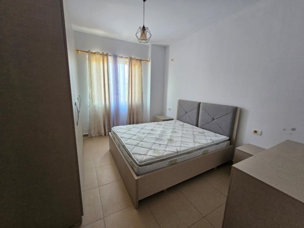 Tirane, jepet me qera apartament 1+1 Kati 2, 70 m² 300 € (Rruga e Dajtit, Fresku, ID: 530581007-55)