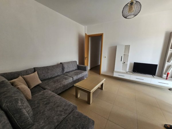 Tirane, jepet me qera apartament 1+1 Kati 2, 70 m² 300 € (Rruga e Dajtit, Fresku, ID: 530581007-55)