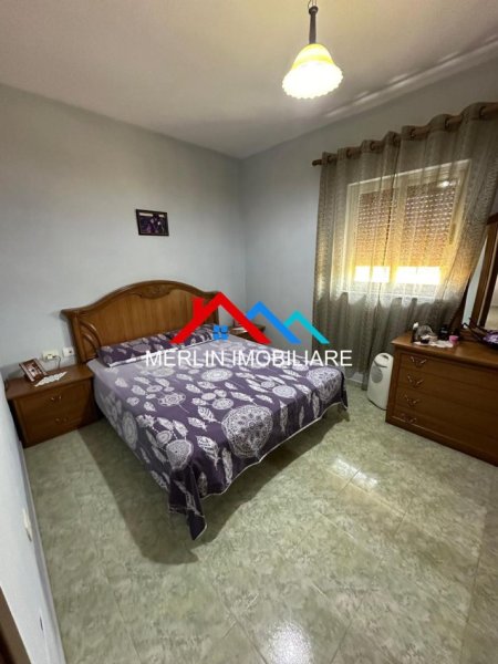 Tirane, jepet me qera apartament 2+1+Ballkon Kati 3, 80 m² 500 € (RRUGA ARTAN LENJA,ISH-FUSHA AVIACIONIT)