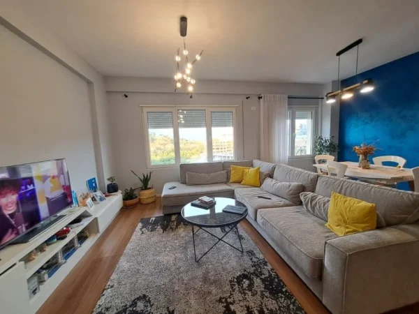 Tirane, jepet me qera apartament 2+1+Ballkon Kati 0, 125 m² 900 € (Rezidenca Kodra e Diellit 2)
