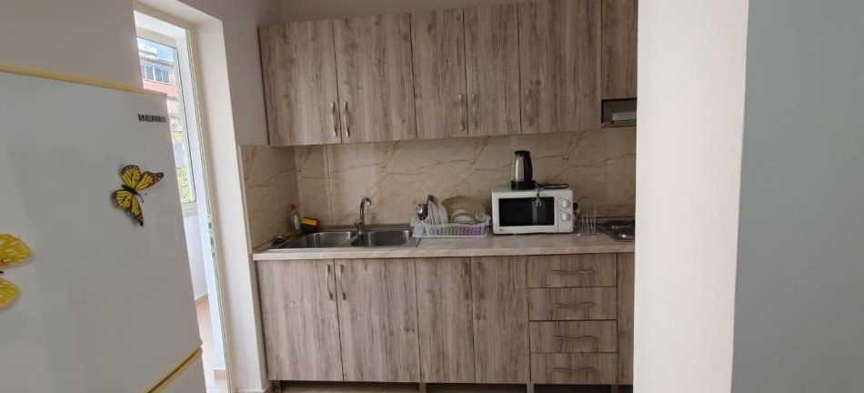 Tirane, jepet me qera apartament 2+1+Ballkon Kati 3, 75 m² 600 € (RRUGA E DURRESIT)