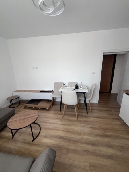 Tirane, jepet me qera apartament 1+1 Kati 3, 65 m² 700 € (KRYQEZIMI I 21 DHJETORIT)