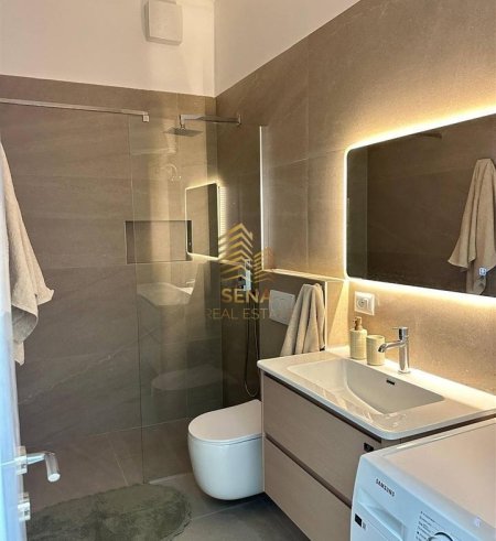 Tirane, jepet me qera apartament 1+1+Ballkon Kati 1, 57 m² 550 € (Rruga Xhanfize Keko)