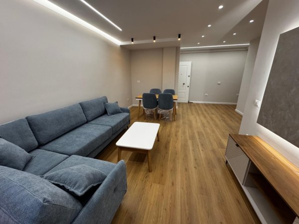 Tirane, shitet apartament 1+1+Ballkon Kati 2, 76 m² 140.000 € (Kodra e Diellit, prane Eleonores)
