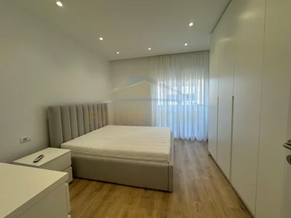 Tirane, jepet me qera apartament 2+1+Ballkon Kati 6, 80 m² 700 € (Don Bosko)