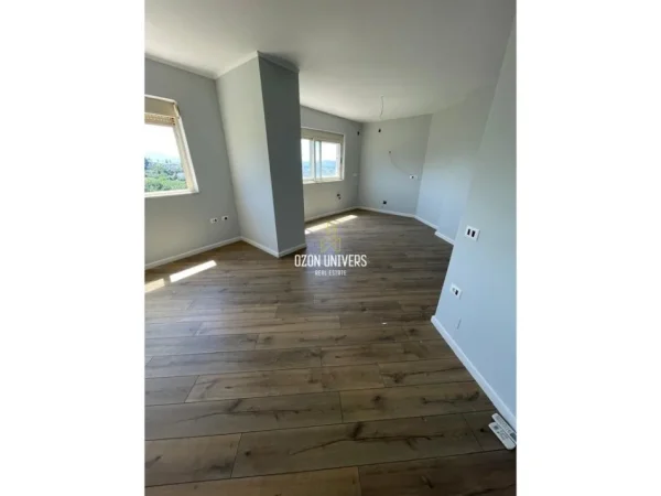 Tirane, shitet apartament 2+1 Kati 4, 124 m² 124.000 € (Fresk)
